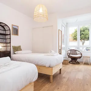 oeiras-apartment.hotels-lisbon-portugal.com/